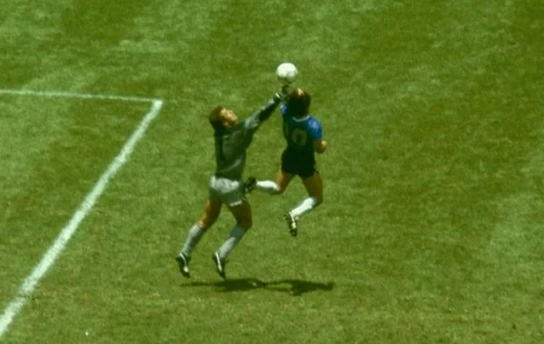 "Tanrının əli": Şilton 40 ildən sonra Maradona barədə fikirlərini dəyişdi