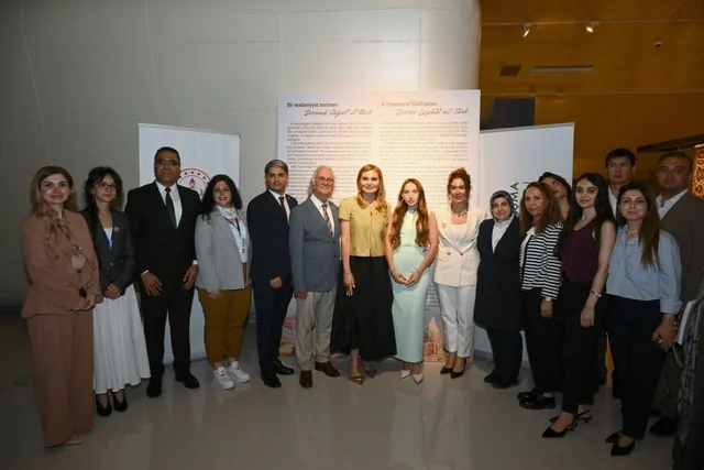Azərbaycan Milli Xalça Muzeyində "Bir mədəniyyət xəzinəsi: Divanü lüğat-it-türk" sərgisi açılıb