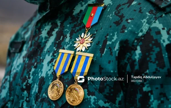 Prezident DSX-nin bir sıra hərbi qulluqçularına orden və medallar verdi - SƏRƏNCAM