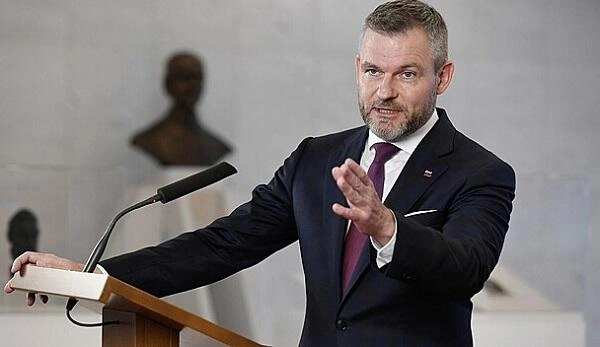 Pelleqrini Ağdama gəlir