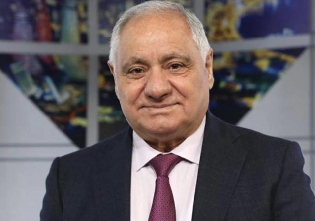 Dərsliklərin hazırlanmasında ictimai rəy diqqətə alınacaq? - "Müzakirə vaxtı layihəyə münasibət bildirmirlər"