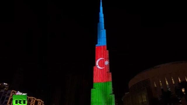 Bürc Xəlifə Azərbaycan bayrağının rəngləri ilə işıqlandırıldı