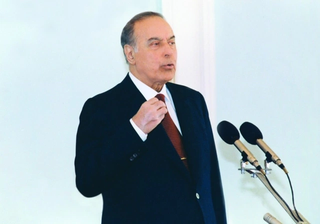 Müasir Azərbaycanın banisi - Ölkəmiz ulu öndərin miras qoyduğu təməllər üzərində yüksəlir