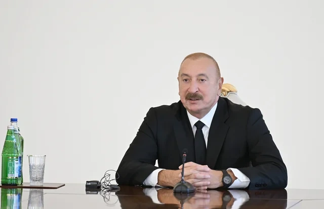 İlham Əliyev Bakıda keçirilən beynəlxalq konfransların iştirakçılarını qəbul edib - FOTO