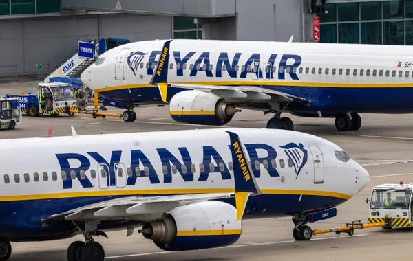 Yüzlərlə pilot "Ryanair" aviaşirkətini məhkəməyə verdi