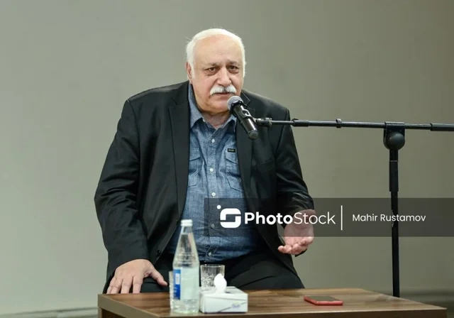 Eldar Mansurov: "Əvvəlcə mahnı yaz, sonra ciddi musiqilərinə baxarıq dedilər və mən küsdüm"