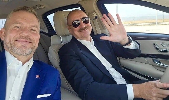 İlham Əliyev onu bu jesti ilə təəccübləndirdi - Foto