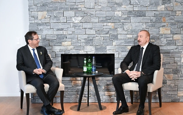 İlham Əliyev Davosda İsrail prezidenti ilə görüşüb
