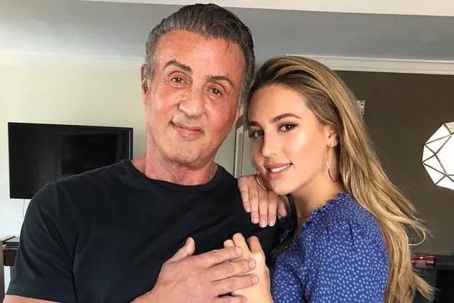Silvestr Stallone qızının toyuna görə təqaüdə çıxa bilməməsindən şikayətləndi - Foto