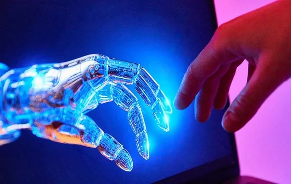 Yeni TƏHLÜKƏ: İtaliyada gənc qız süni intellektə bağlandı, hamıdan uzaqlaşdı