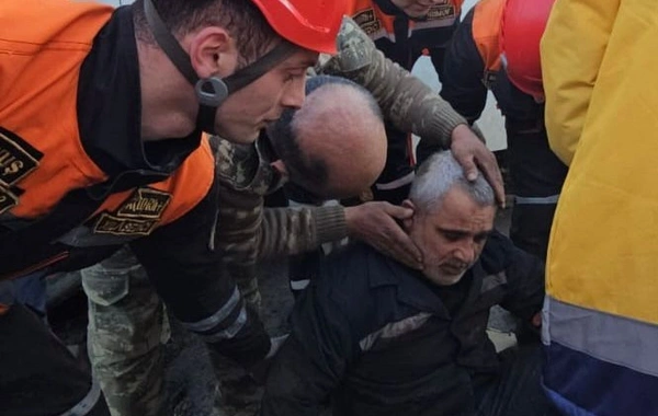 Lənkəran sakini təmir zamanı AVTOBUSUN ALTINDA QALIB