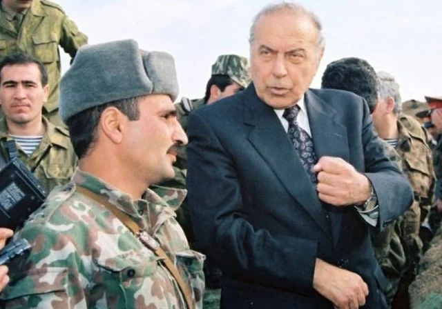 Xalqı Zəfərə aparan lider