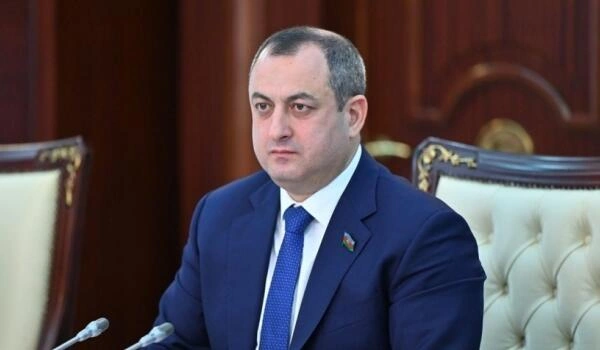 Eldar Əzizov Adil Əliyevə töhmət verdi