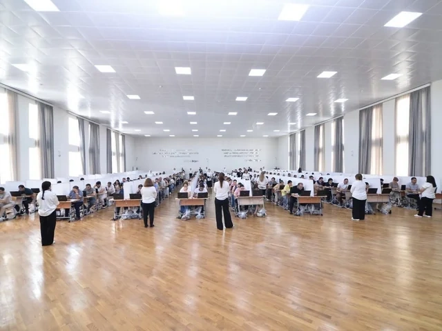 Sertifikasiya imtahanı verən müəllimlərin NƏZƏRİNƏ