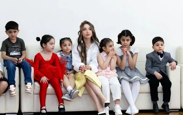 Alyona Əliyeva Uşaqların Beynəlxalq Müdafiəsi Günü münasibətilə paylaşım edib