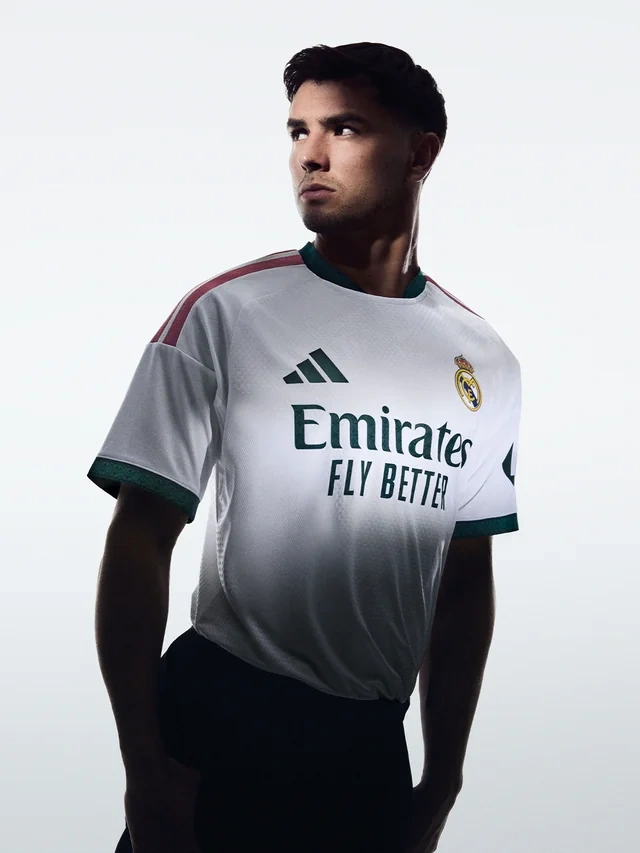 "Real Madrid"in yeni forması təqdim olundu - FOTO