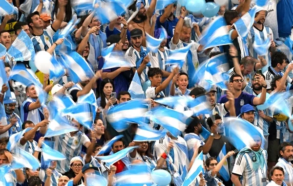 Argentinada alimenti ödəməyən minlərlə azarkeş mundialın oyunlarına buraxılmayacaq
