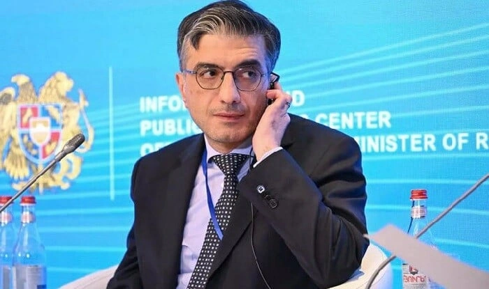 Zaur Şiriyev İrəvanda: Biz orta gücük!