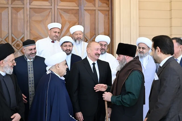 İlham Əliyev Bakıda keçirilən beynəlxalq konfransların iştirakçılarını qəbul edib - FOTO