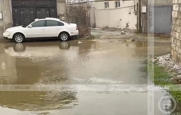 Zabratda kanalizasiya problemi: "Yağış, qar yağan kimi ərazini su basır"