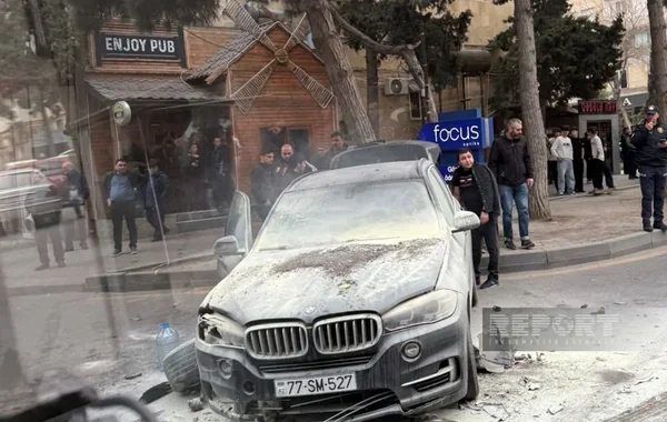 Bakıda avtomobil qəza nəticəsində yandı