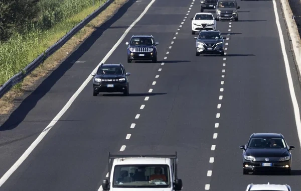 İtaliyada valideynlər vəfat edən oğullarını yatmış bilib 100 kilometr yol getdilər