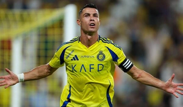 Ronaldo toyundan sonra ilk qolunu vurdu