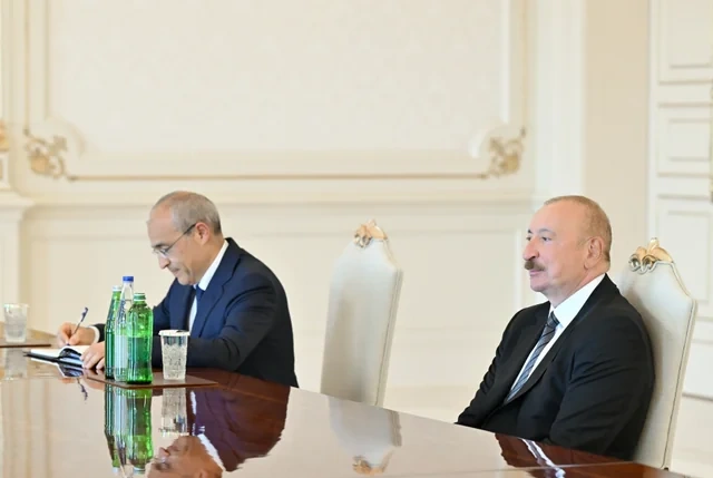 Prezident İlham Əliyev Dünya Güləş Birliyinin prezidentini qəbul edib - FOTO