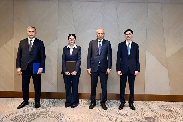 Əli Əsədov və Abdulla Aripovun iştirakı ilə sənədlər imzalanıb - FOTO