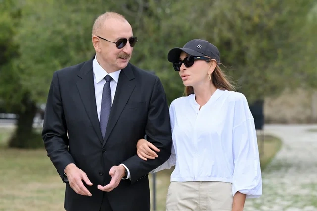 Prezident və birinci xanım Şamaxıda məşhur ziyarətgahda - FOTO