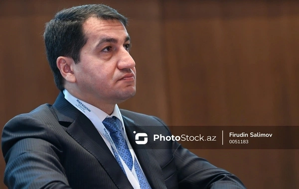 Hikmət Hacıyev Armen Qriqoryanla birgə müsahibəyə həsr olunmuş paylaşım edib