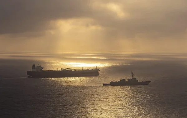 Milyon barel neft daşıyan tanker batır: Oman sahillərində kritik vəziyyət - FOTO