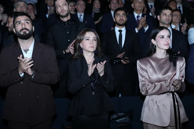 "44" bədii filminin premyerası baş tutub: Arzu Əliyeva və Alyona Əliyeva təqdimatda iştirak ediblər - Foto
