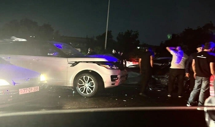 "Rənc Rover" "Prius"u vurdu: bu yolda sıxlıq… - Foto