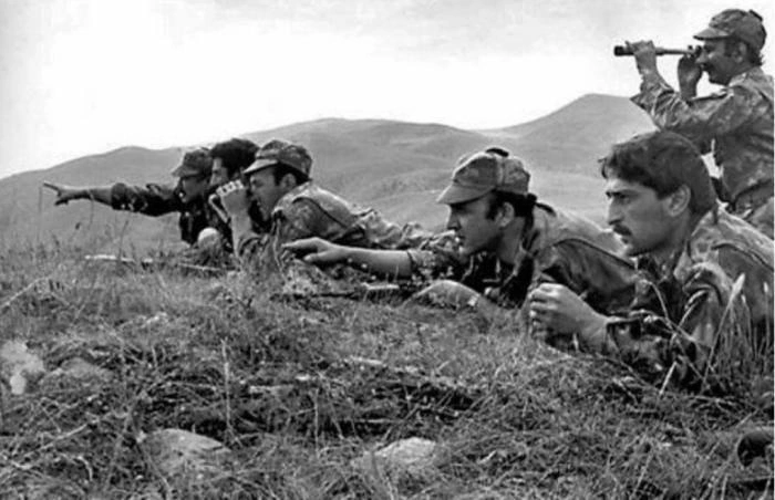 18 may 1992: Ölüm anında əsgər əlini uzadır... - Foto
