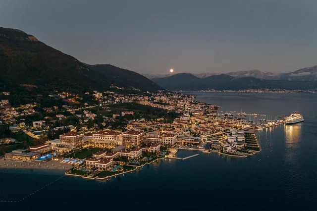 "PAŞA Real Estate Qrup"un rəhbərliyi Monteneqronun baş naziri ilə investisiya və turizmin inkişafını müzakirə edib