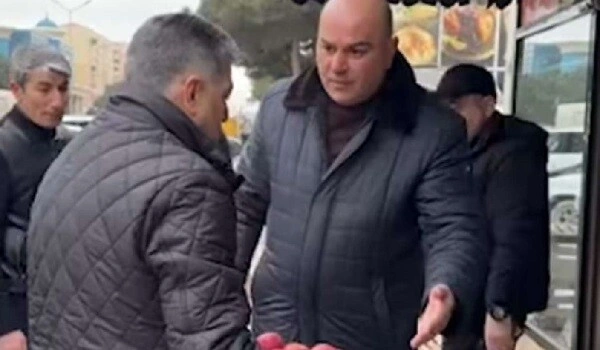 Qalmaqallı məmur malları geri qaytardı - Video