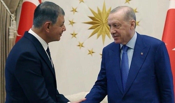 İzmir ilk dəfə AKP-nin nəzarətinə keçdi