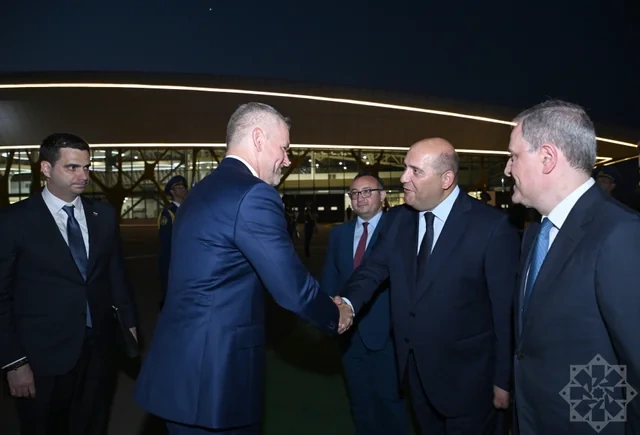 Slovakiya prezidenti Füzuli aeroportundan təyyarə ilə Bakı şəhərinə yola düşüb - FOTO