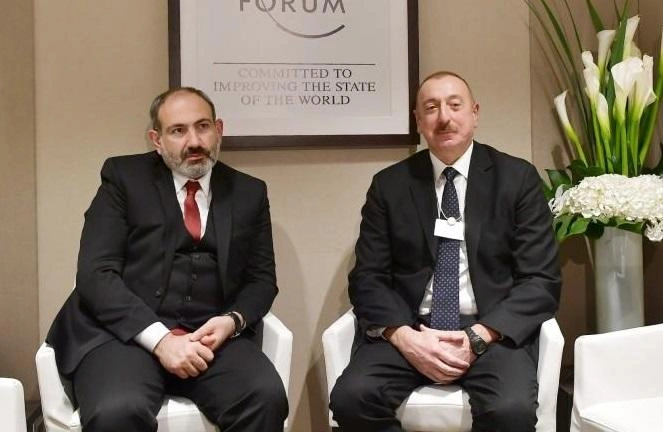 İlham Əliyevlə Paşinyan Davosda görüşdü - Foto