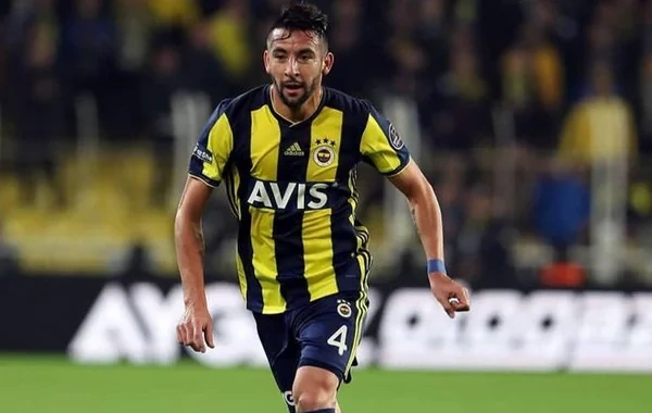 "Fənərbağça"nın sabiq futbolçusu karyerasını bitirdi