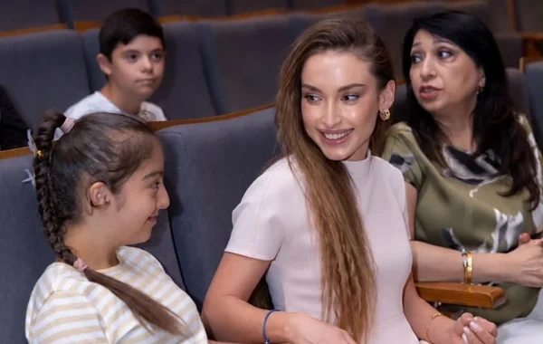 Alyona Əliyeva xüsusi qayğıya ehtiyacı olan uşaqlar mərkəzini ziyarət edib - FOTO/VİDEO