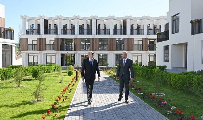 İlham Əliyev Zəngilanda yaşayış kompleksinin açılışında