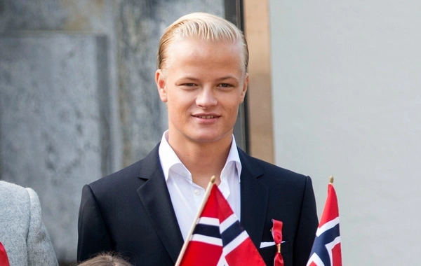 Norveçin vəliəhd şahzadəsinin oğlu həbs edildi