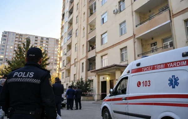 Xırdalanda bədbəxt hadisə: 20 yaşlı gənc beşinci mərtəbədən yıxılaraq öldü - Foto