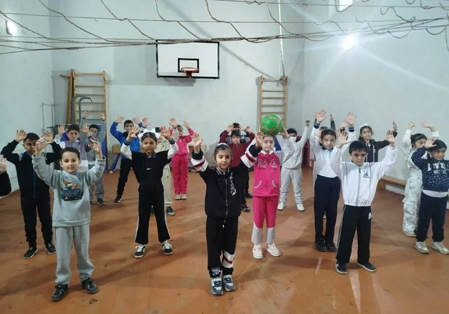 Cədvəldə var, amma dərs keçirilmir - Məktəblərdə fiziki tərbiyə fənni problemi - FOTO