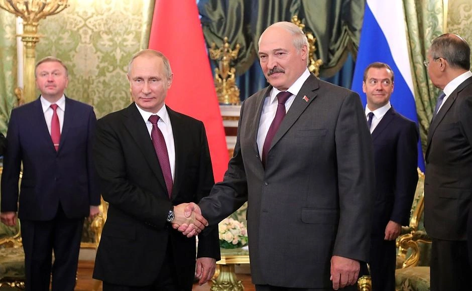 Lukaşenko Putinlə danışdı