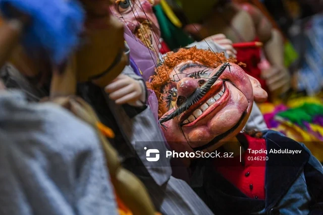Uşaqların dünyasından incəsənətə gedən yol: Kukla Teatrından FOTOREPORTAJ