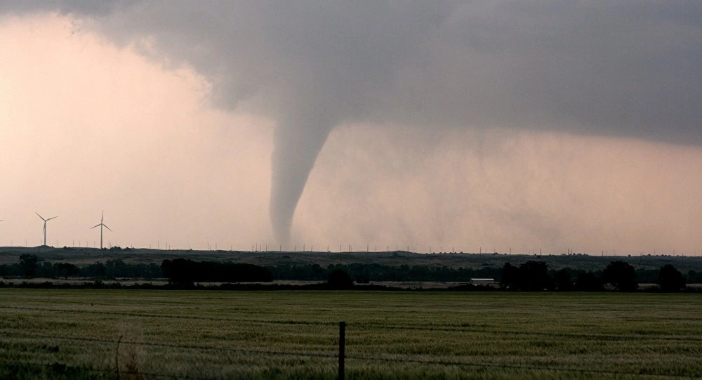 ABŞ-də güclü tornado: ölənlər var - Video