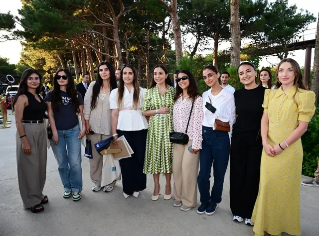 Leyla Əliyeva və Alyona Əliyeva Xeyirxahlıq Festivalında iştirak ediblər - FOTO